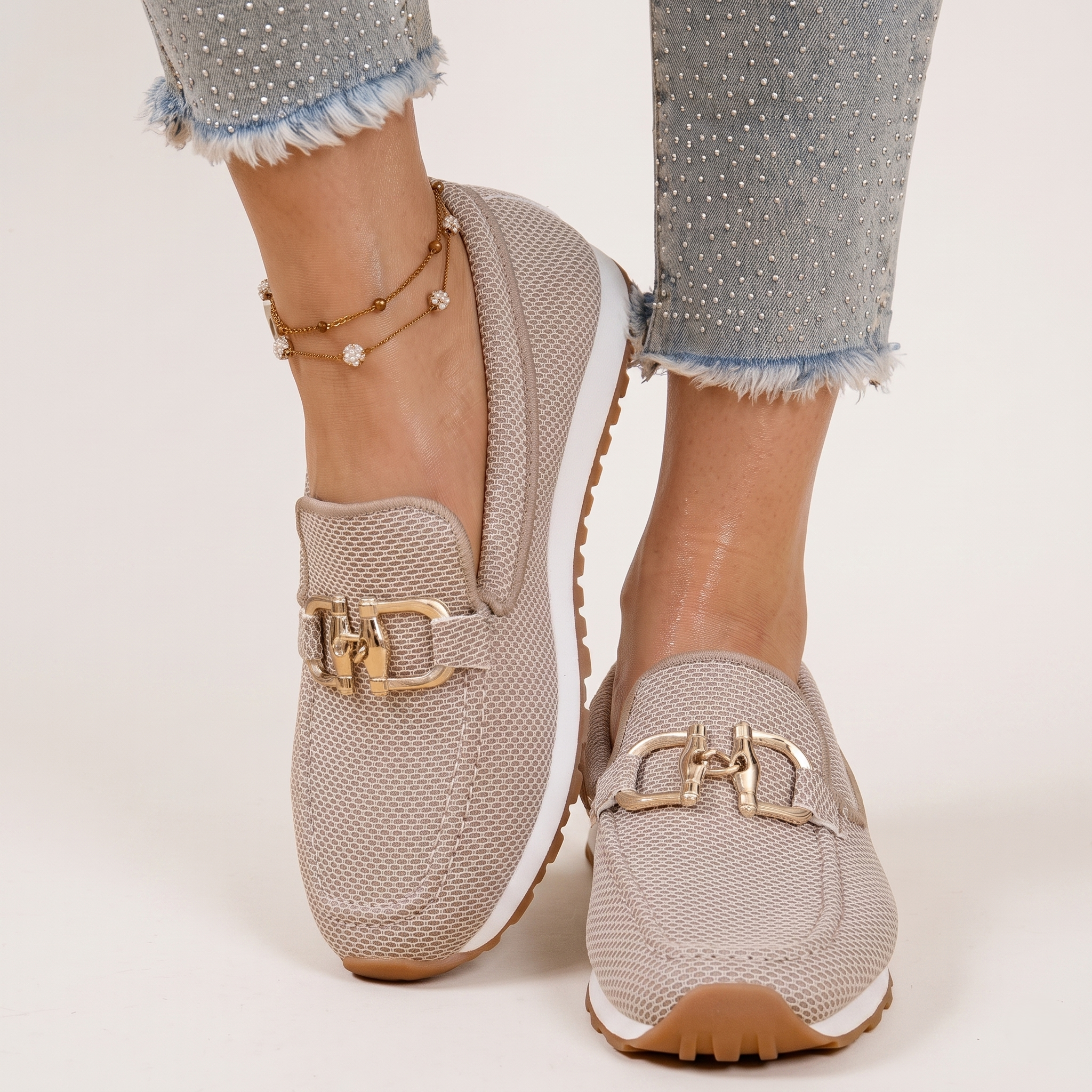 12 / Beige