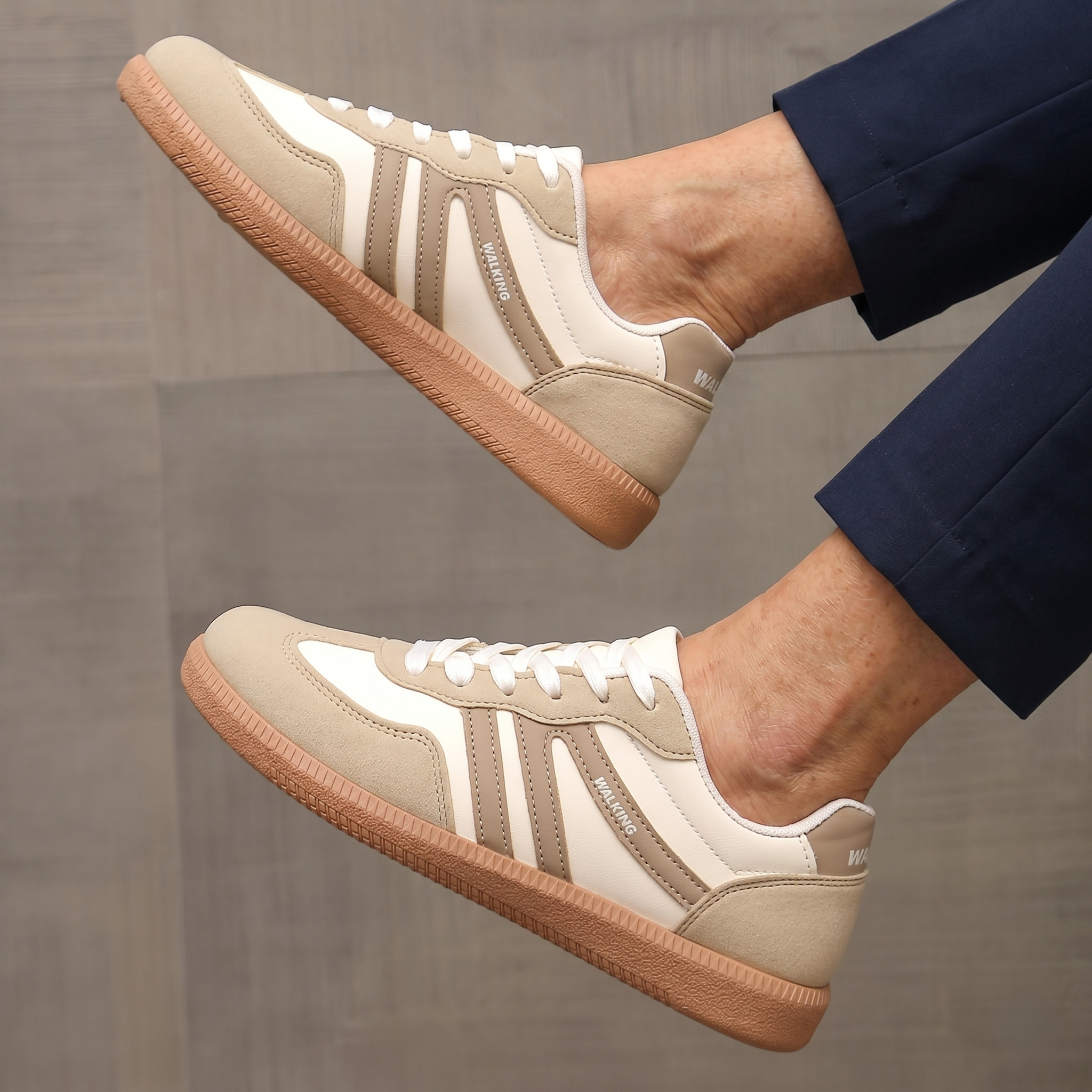 Off-White / 8.5