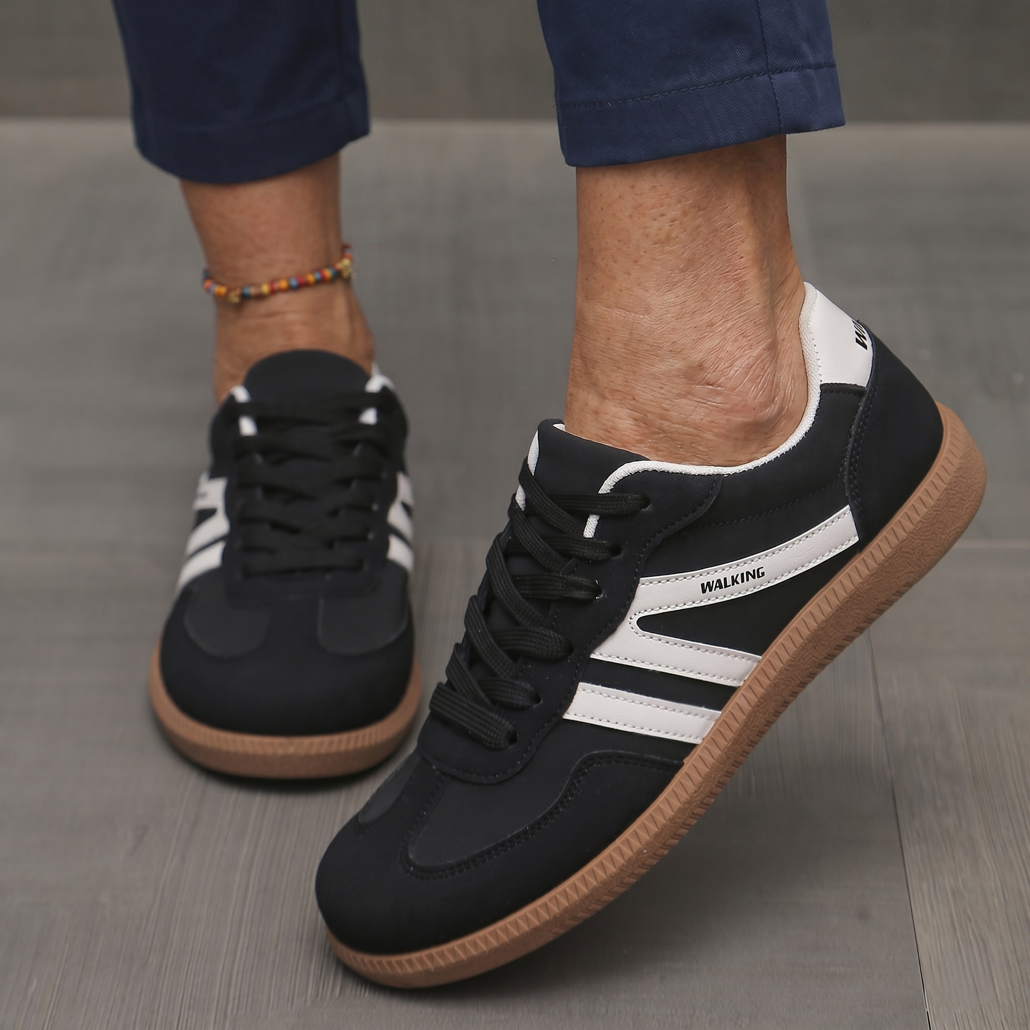 Black / 8.5