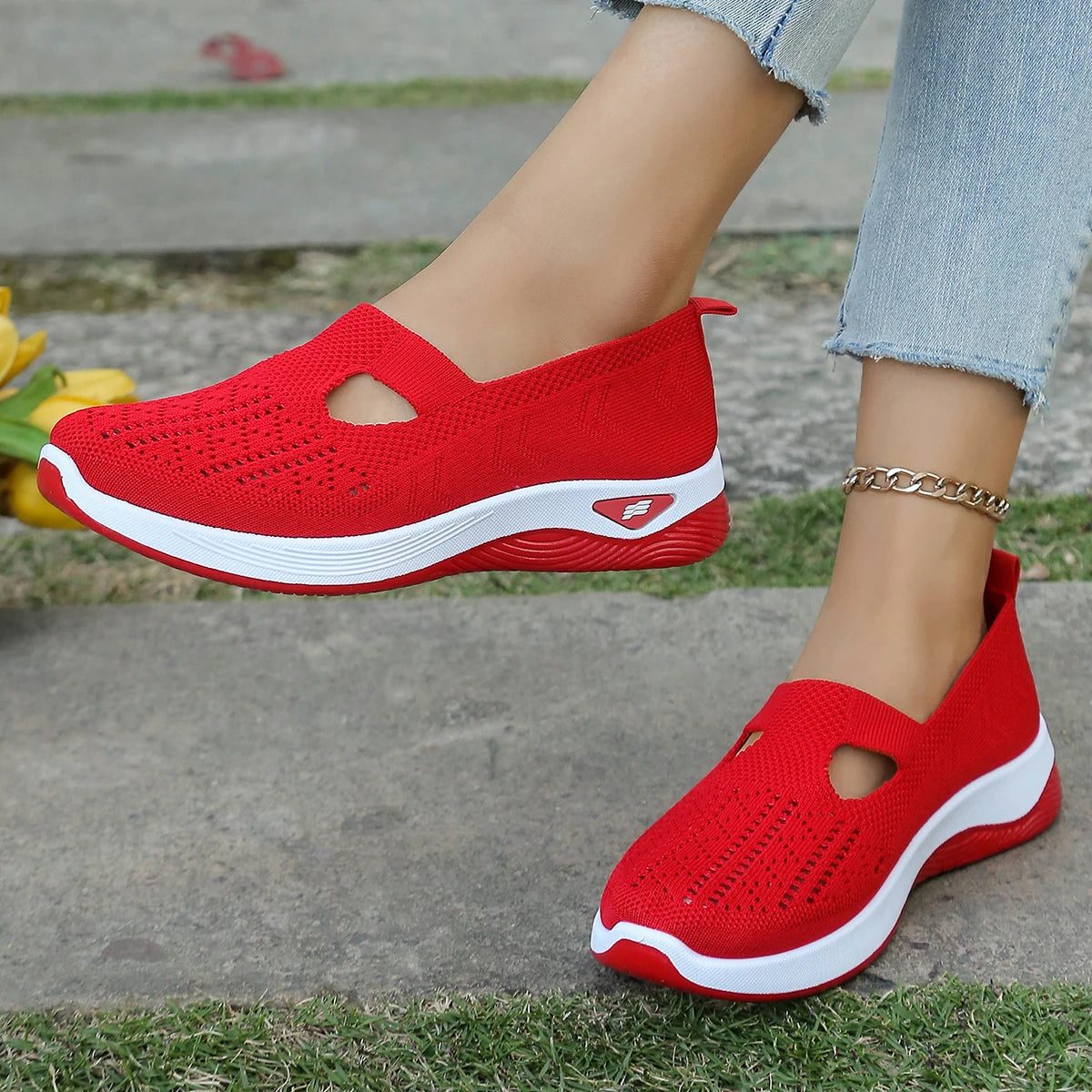 Red / 10