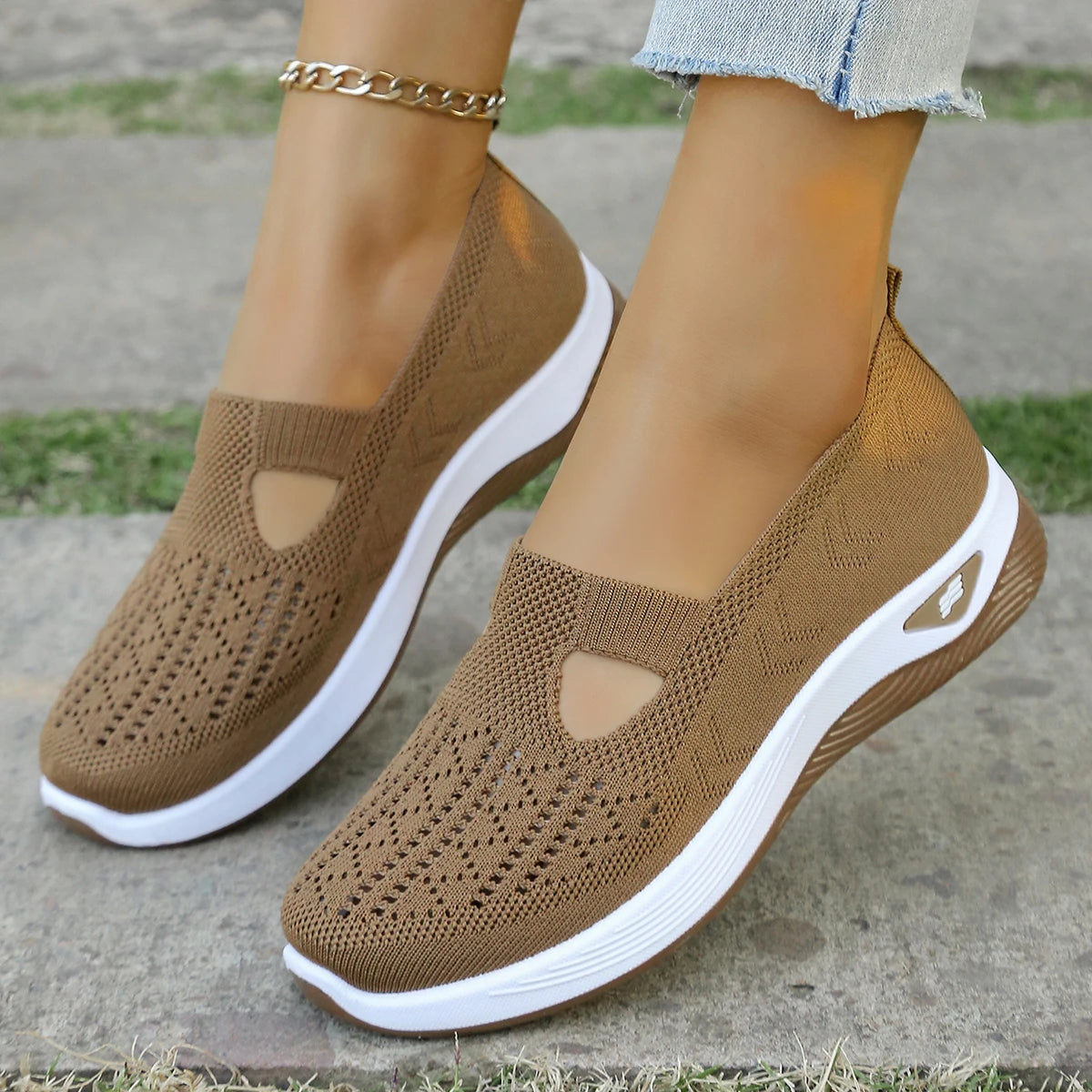 Brown / 8